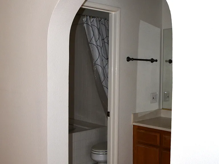 16716 Picadilly Ln — Photo 14