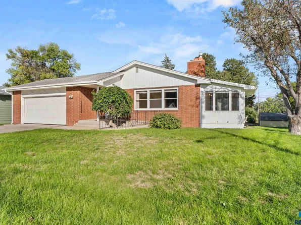 3112 S Jefferson Ave, Sioux Falls, SD 57105