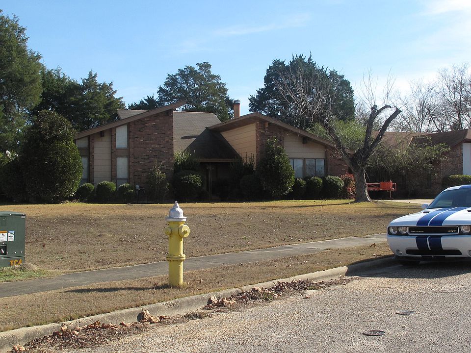2nd image of 2744 W Aberdeen Dr