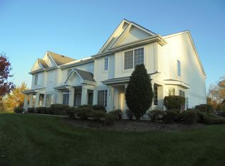 674 Lincoln Station Dr, Oswego, IL 60543