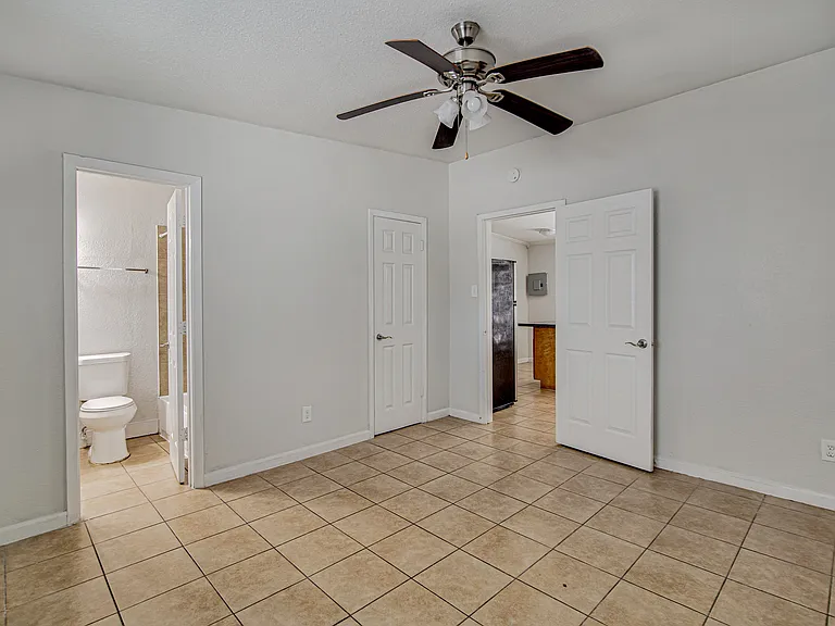 304 E Mitchell St — Photo 30
