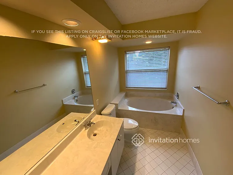 9648 Tavernier Dr — Photo 12