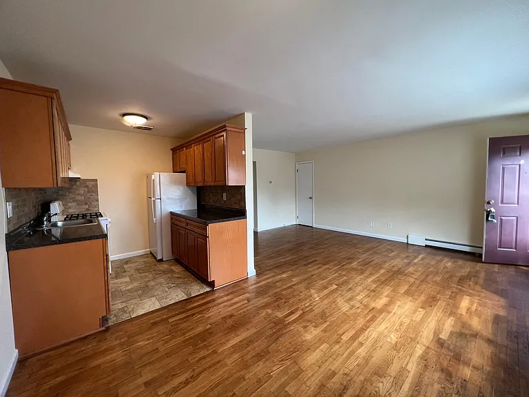 18 Waldron Ave #2B — Photo 2