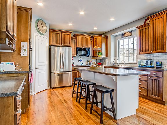 5th image of 423 E Covington Cir