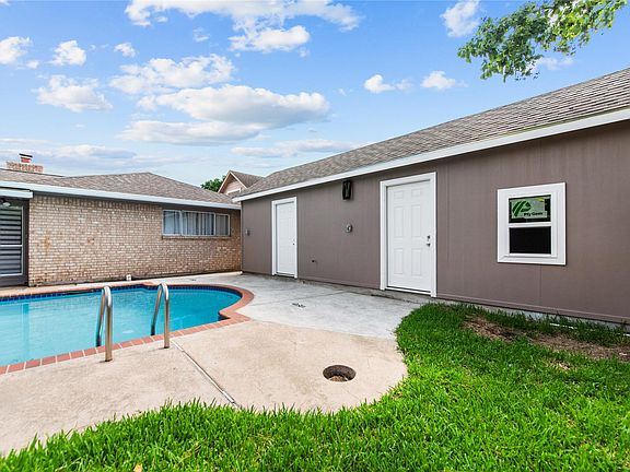 3rd image of 4406 Terlingua St