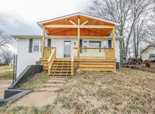 404 Lueking Dr, De Soto, MO 63020