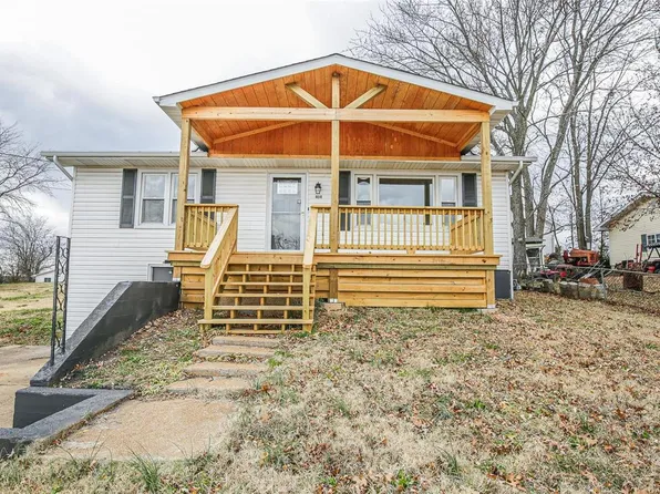 404 Lueking Dr, De Soto, MO 63020