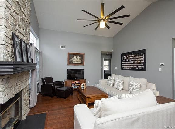 5th image of 7112 Oakspring Ct