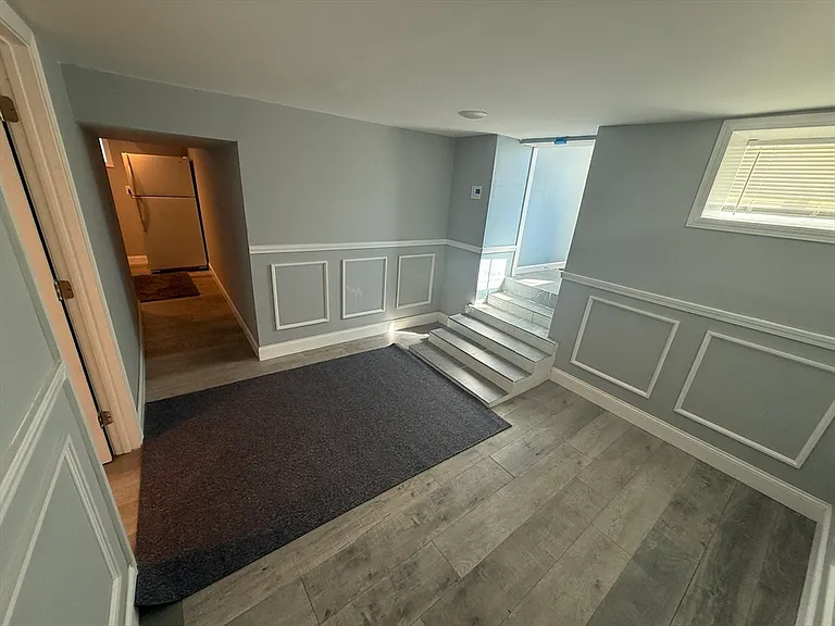28 Albertina St #B — Photo 4