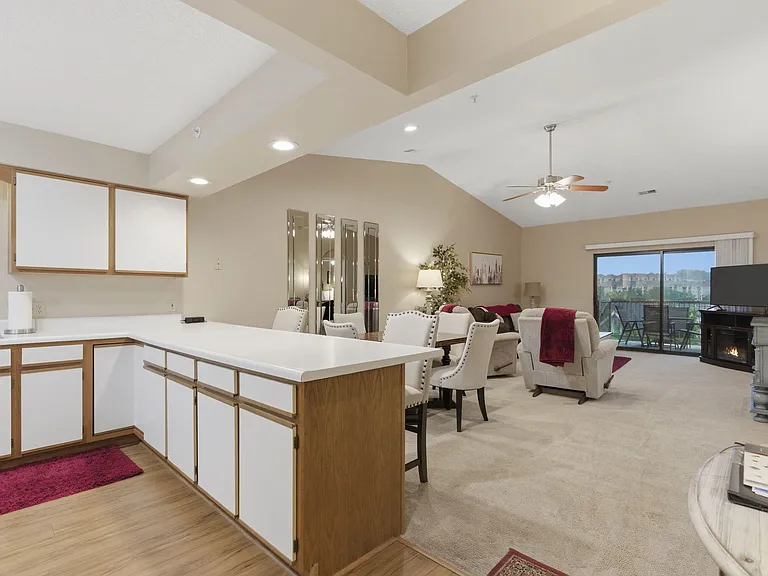 350 S Wildwood Dr #19 — Photo 9