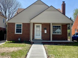 913 N Vernon St, Dearborn, MI 48128