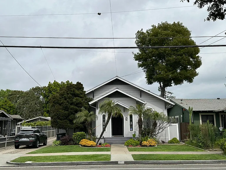157 N Cambridge St — Photo 1