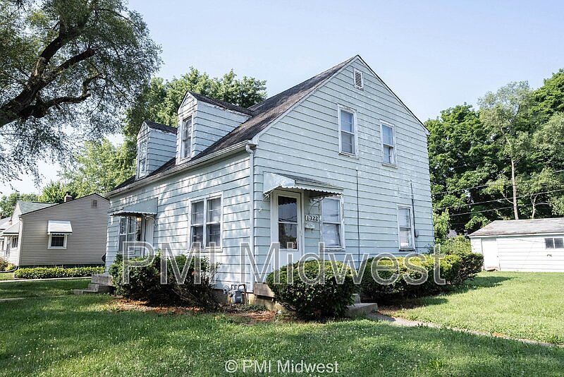 1st image of 1322 N Alton Ave