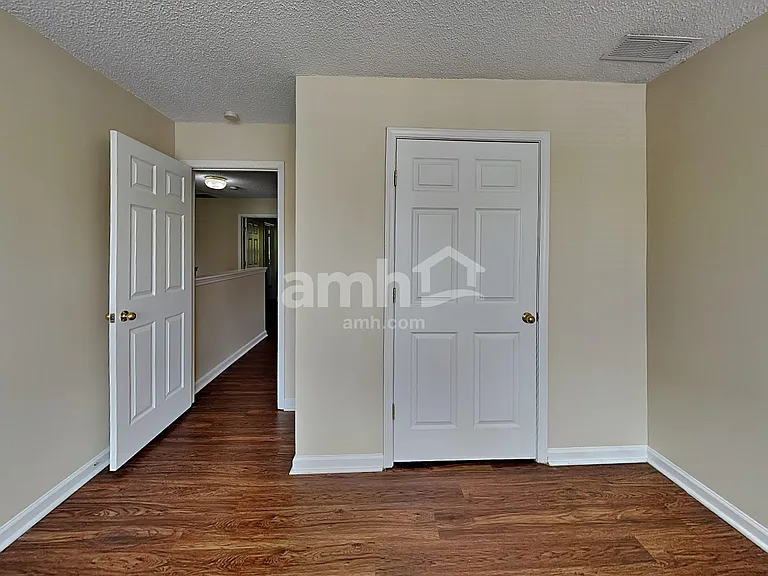 291 Beckenham Ln — Photo 19