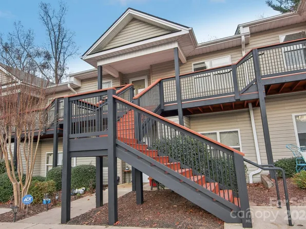 208 Carlyle Way #208, Asheville, NC 28803