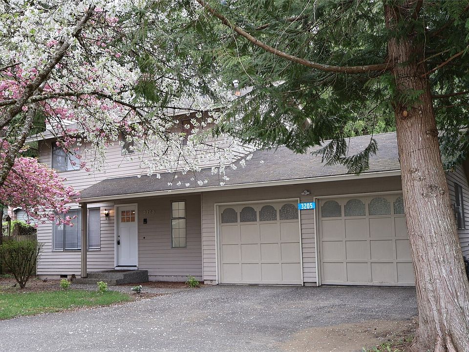 1st image of 3205 Westminster Drive SE