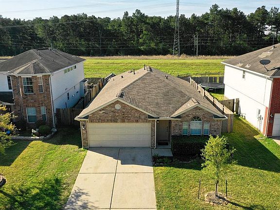 3rd image of 922 Lancaster Lake Dr