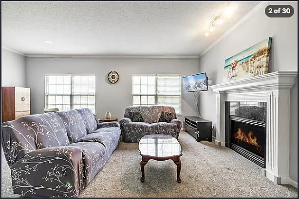3 bed, 2400 sqft, $2,600 — Photo 3