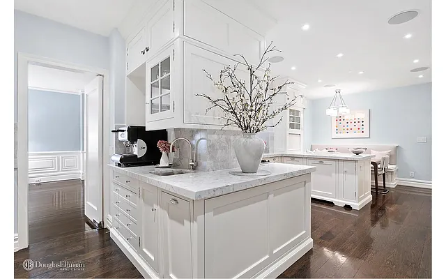 Sold by Douglas Elliman | media 24