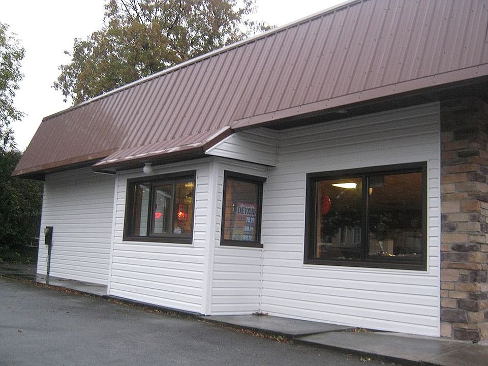 2nd image of 558 Bradley St