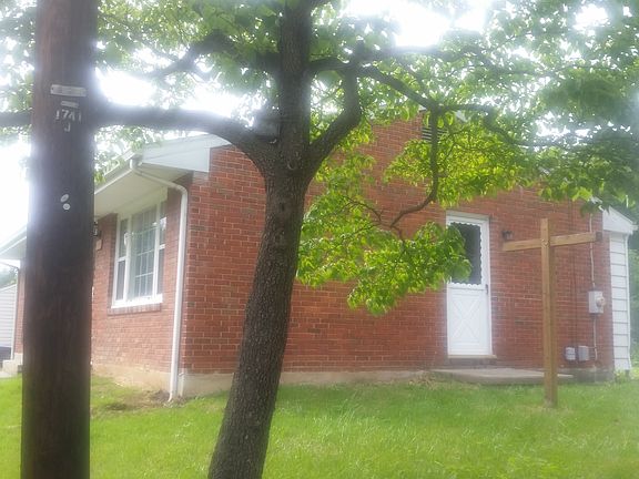 Side Entrance into kitchen