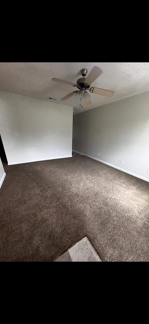 Green Gables Court 550 — Photo 3