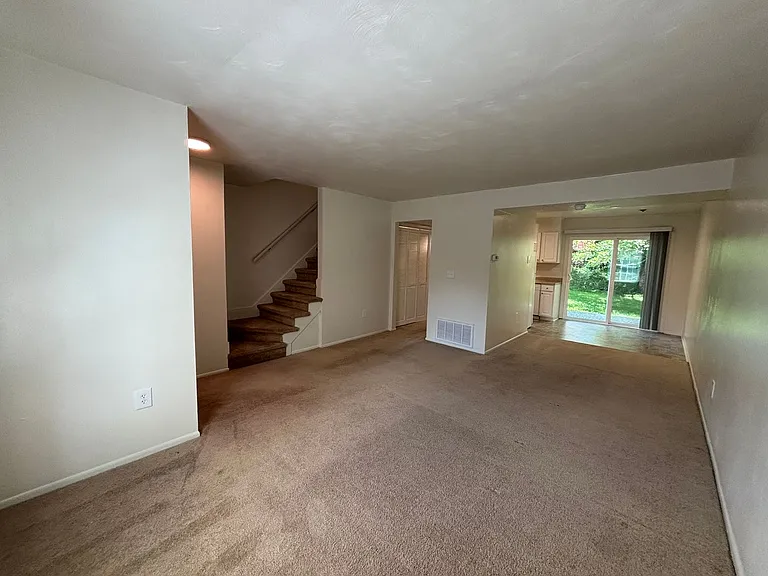 363 New Kent Rd — Photo 5