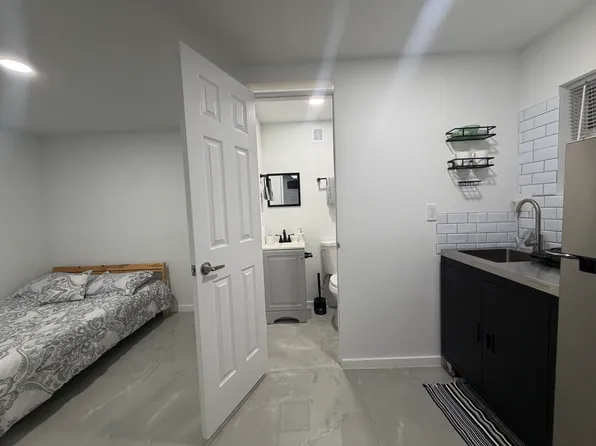 6242 SW 24th St #2, Hollywood, FL 33023