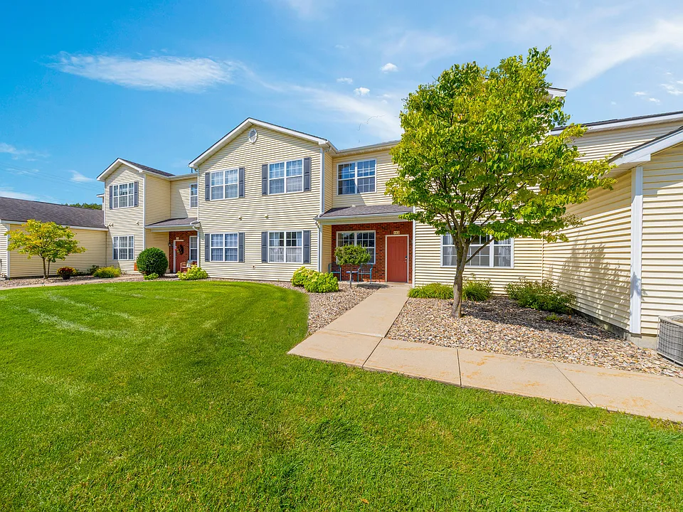 Cascade Shores Townhomes + Flats