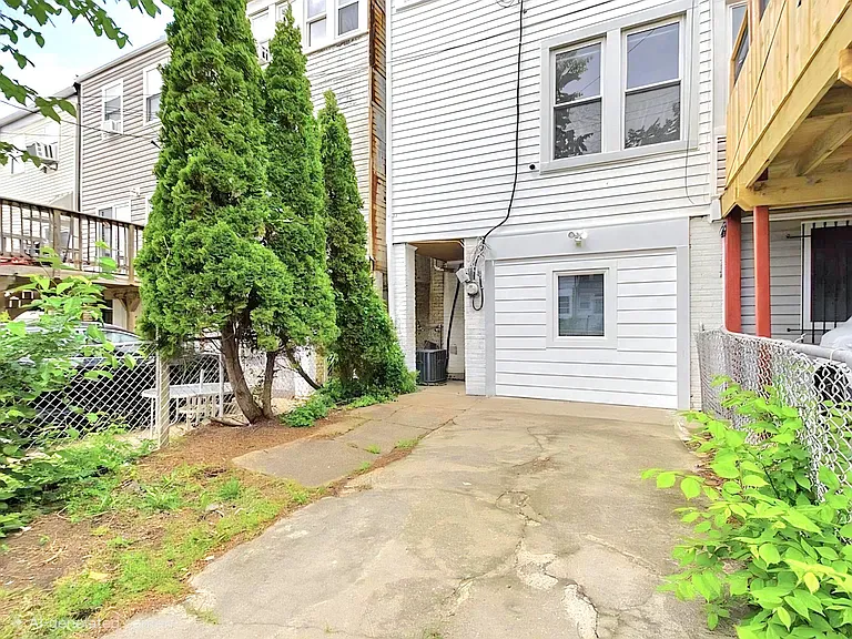440 Delafield Pl NW — Photo 28
