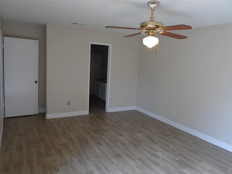 14223 Whitecross Dr — Photo 18