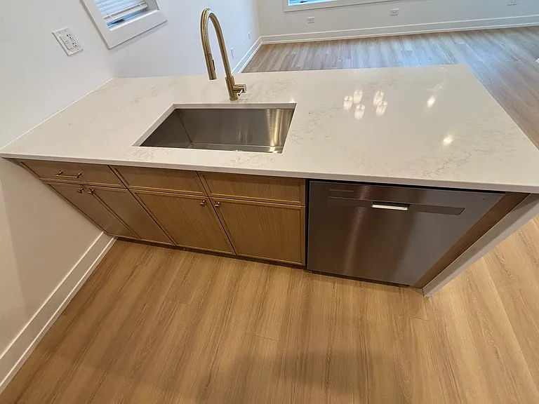 6042 S Eberhart Ave #2 — Photo 6