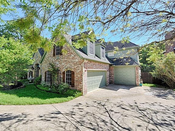 3rd image of 2722 Hidden Lake Dr