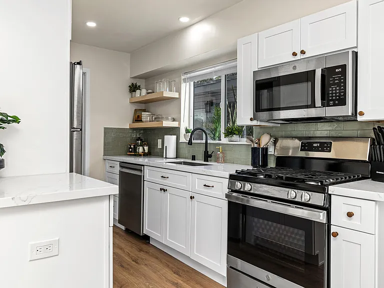 4871 Long Branch Ave — Photo 9