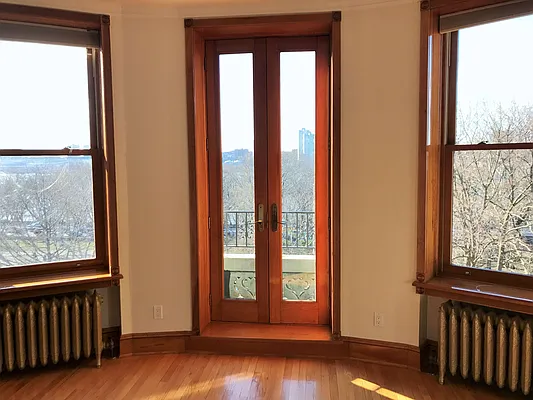 Rented by Joe Gotham LTD | media 17