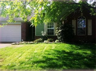 7053 Naples Dr, Cordova, TN 38018