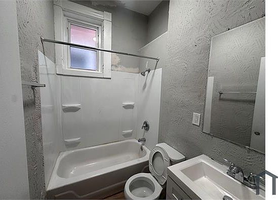 4th image of 3440 Oregon Ave #2F