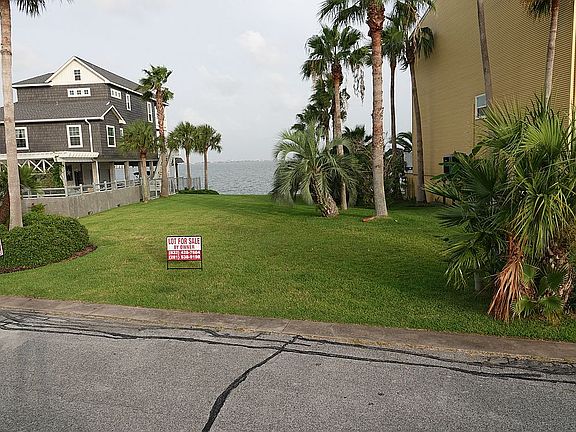 7,287 sq ft
58'Waterfrontage