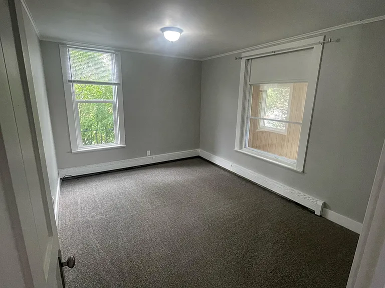 920 Caledonia St — Photo 7