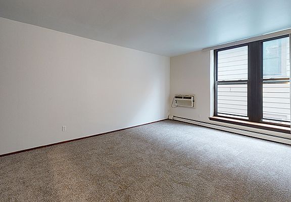4th image of 2495 N Oakland Ave #202