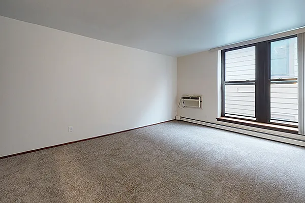 2495 N. Oakland Ave — Photo 16