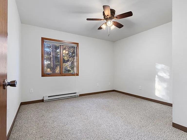 East Shore Apartments — Photo 10