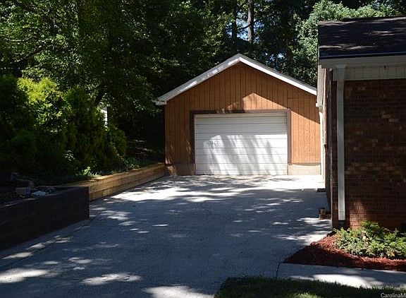 2nd image of 514 Holly Cir