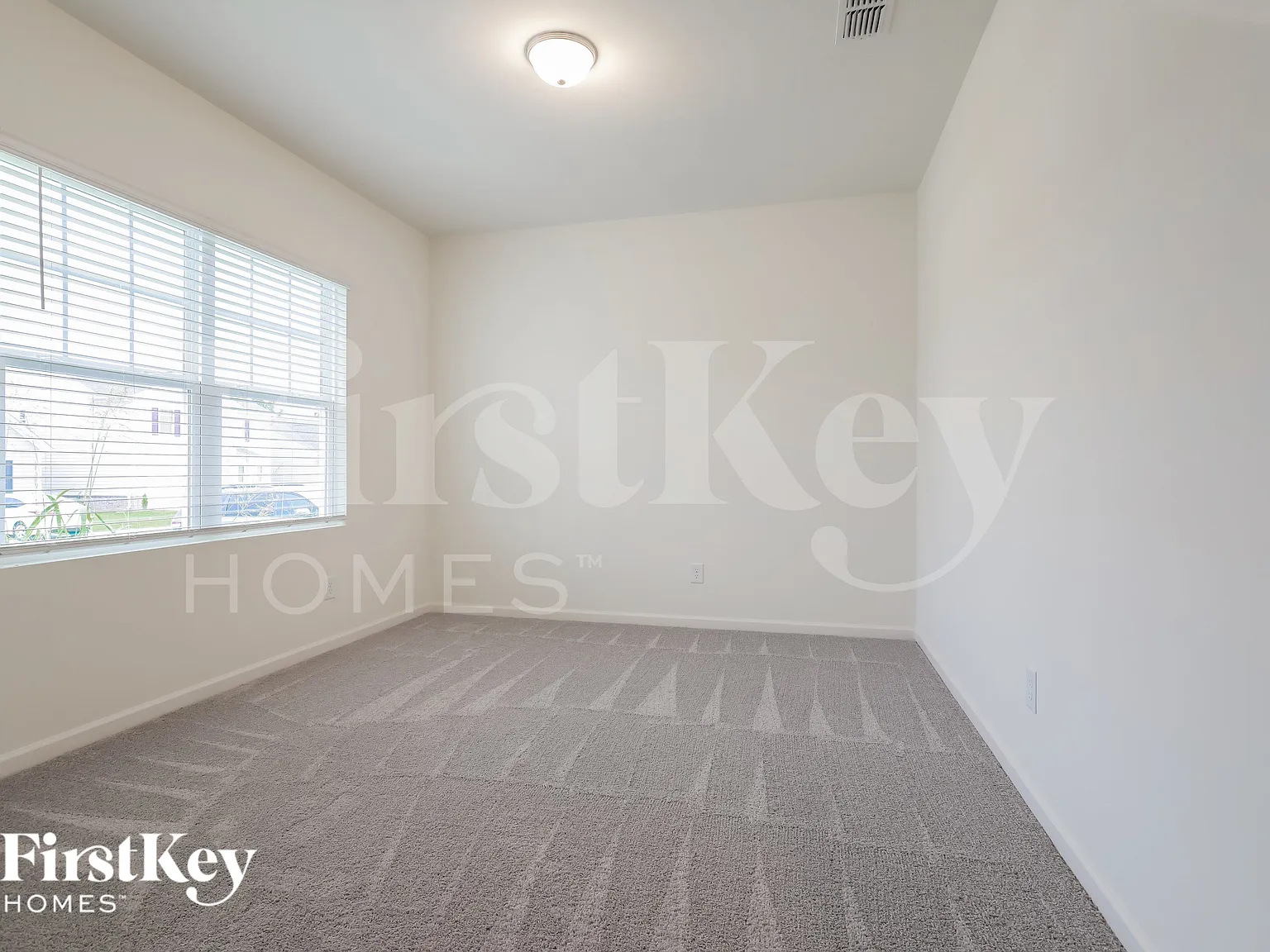 4 bed, 2.5 bath, 2406 sqft, $1,810 — Photo 2