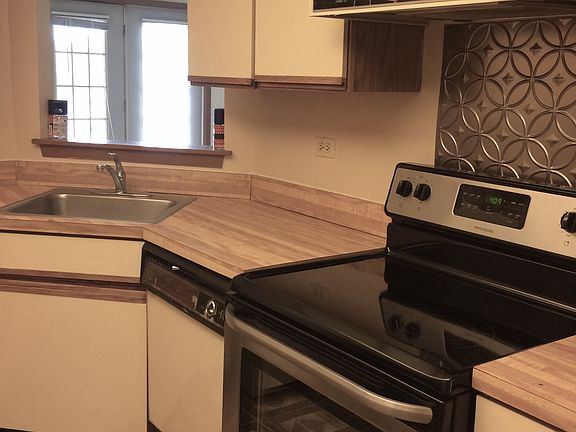 3rd image of 4181 Williamsburg Ct APT 301