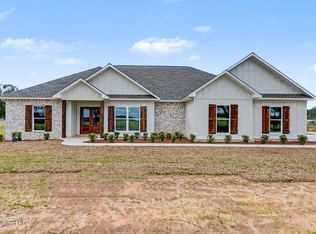 337 V E Howell Rd, Lucedale, MS 39452