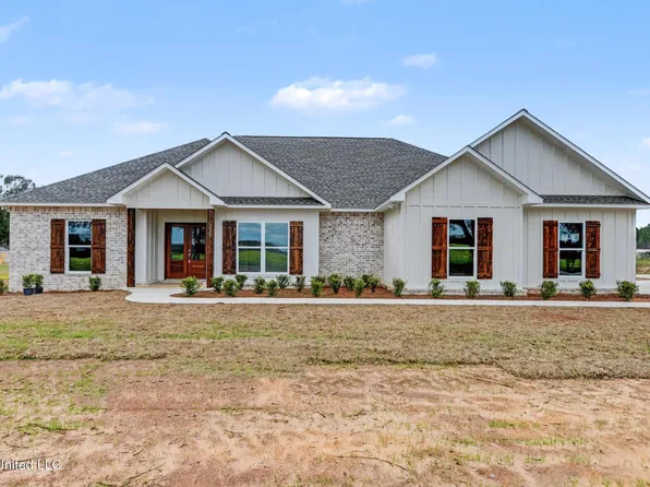 337 V E Howell Rd, Lucedale, MS 39452