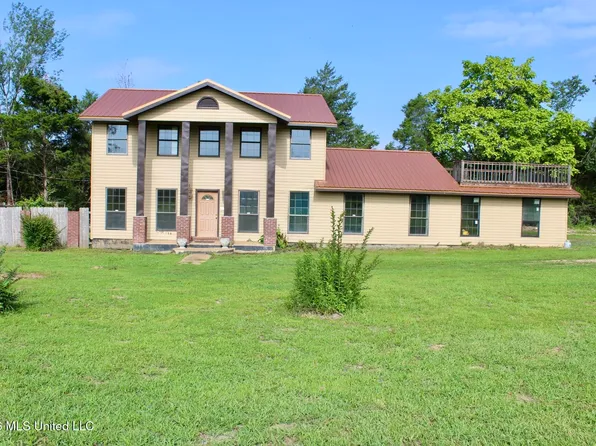 1838 Dees Rd, Batesville, MS 38606
