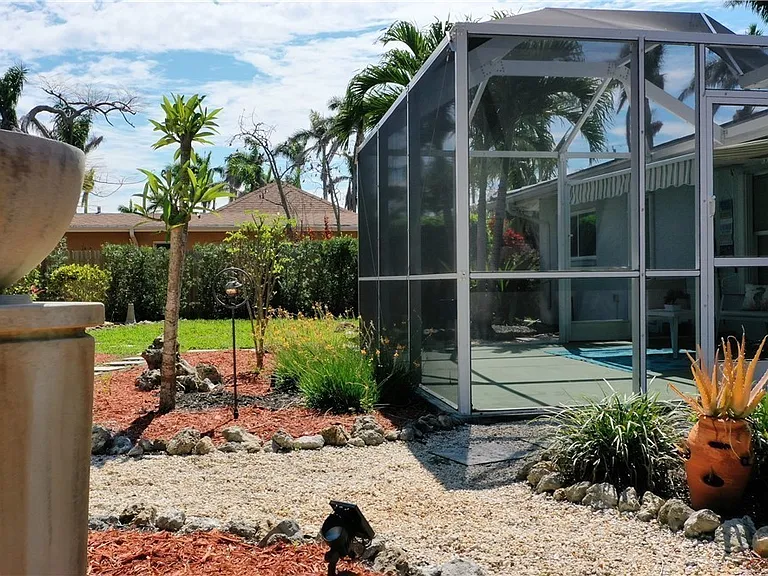 253 Bayshore Dr — Photo 12