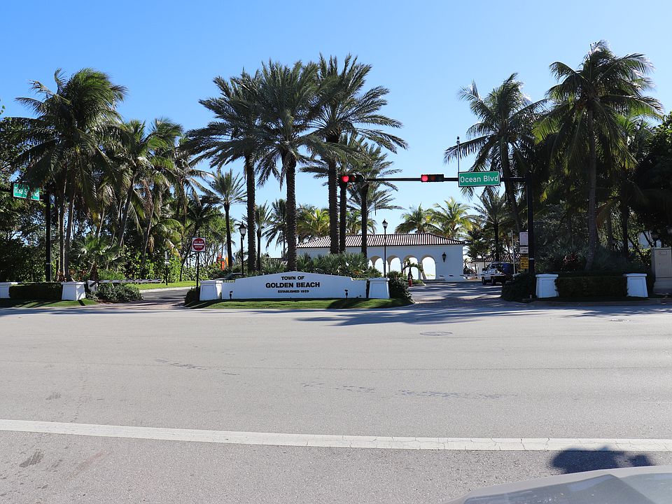 1st image of 313 Center Island Dr
